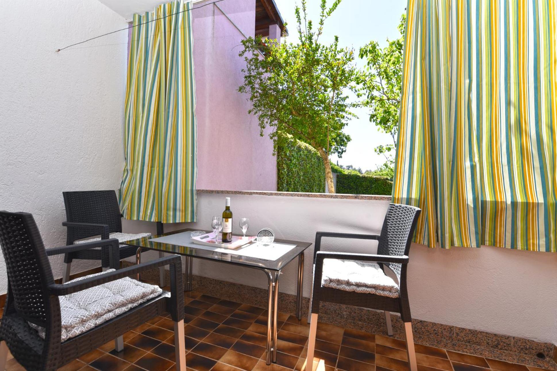 Apartments Nevina 1230 プーラ エクステリア 写真