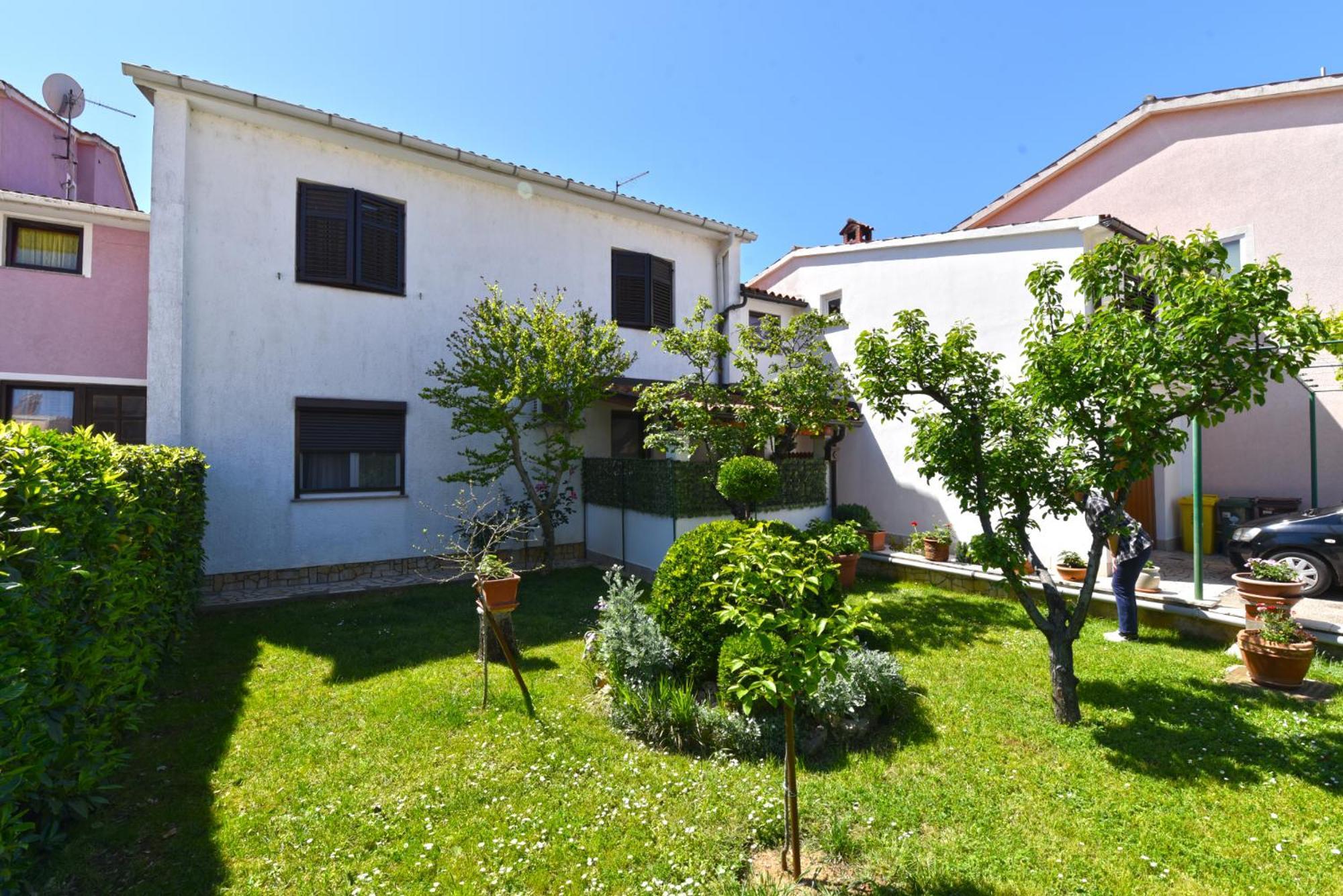 Apartments Nevina 1230 プーラ エクステリア 写真